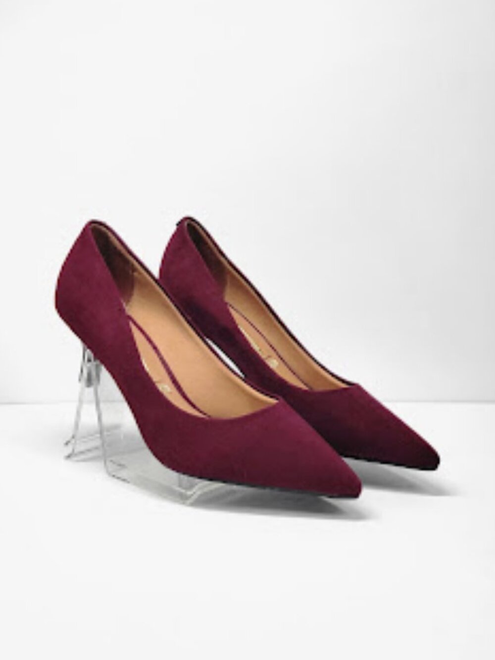 VIZZANO women's burgundy pointed toe kitten heel pumps Size 38 (9) NWOB